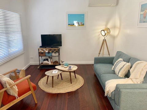 Yaringa Cottage...by The Sea - Whitsundays Accommodation 4