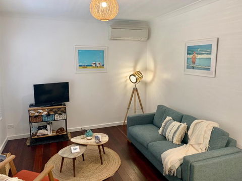 Yaringa Cottage...by The Sea - Whitsundays Accommodation 3