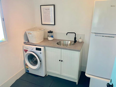 Yaringa Cottage...by The Sea - Whitsundays Accommodation 1