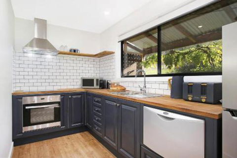 Way Out Wandi - Whitsundays Accommodation 5