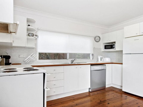 Sea Shack Renovated 1950s Beach House - Whitsundays Accommodation 1