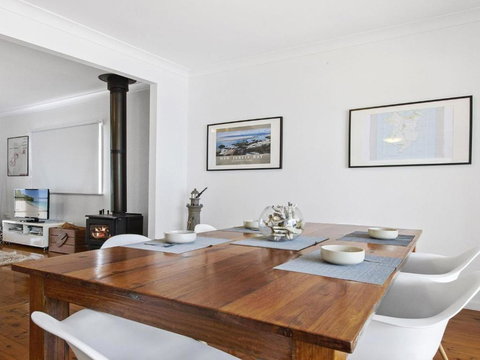 Sea Shack Renovated 1950s Beach House - Whitsundays Accommodation 4