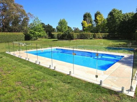 Sarnia Period Home In Garden Oasis With Pool - Whitsundays Accommodation 4