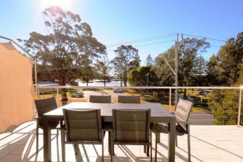 Boardwalk Apartment 6 - Whitsundays Accommodation 2