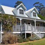 The Dolls House Charming 2 Bedroom Cottage Just A Short Walk From The Village - Whitsundays Accommodation 1
