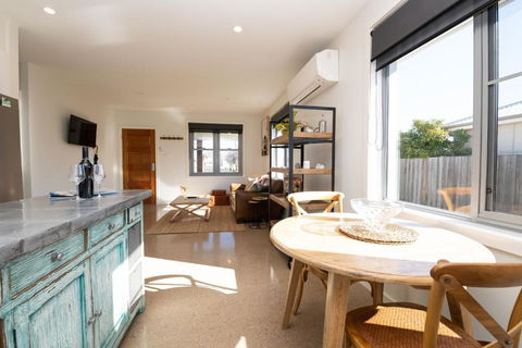 The Endsleigh 1 Bedroom Villa Free Wifi Near CBD - Whitsundays Accommodation 5
