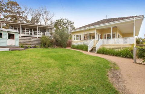 BEACHSIDE GETAWAY DROMANA - Whitsundays Accommodation 6