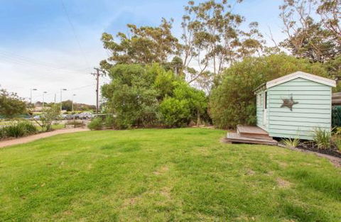 BEACHSIDE GETAWAY DROMANA - Whitsundays Accommodation 2