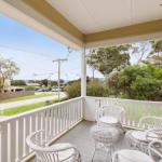 BEACHSIDE GETAWAY DROMANA - Whitsundays Accommodation 0