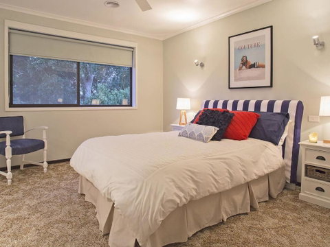 ROANJOKA DROMANA.... - Whitsundays Accommodation 6