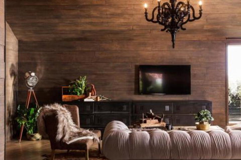 Hardwood House - Whitsundays Accommodation 0