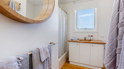 Dimmicks Retreat 300m To Beach - Whitsundays Accommodation 3