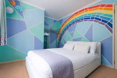 Hilltop House - Whitsundays Accommodation 4