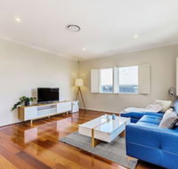 Rochedale Spacious Holiday 4 Bedrooms House Qro009 - Whitsundays Accommodation