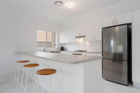 5B BENT STREET LARGE HOUSE WITH DUCTED AIR CON WIFI & FOXTEL - Whitsundays Accommodation 5