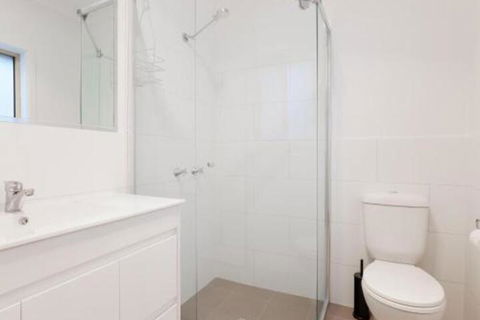 5B BENT STREET LARGE HOUSE WITH DUCTED AIR CON WIFI & FOXTEL - Whitsundays Accommodation 2