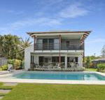 WATERFRONT HOME BORDERING MOOLOOLABA - Whitsundays Accommodation