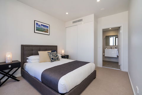 Beau Monde Apartments Newcastle - The Herald - Whitsundays Accommodation 4