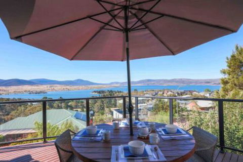 Snowy Mountains Townhouse - Whitsundays Accommodation 6