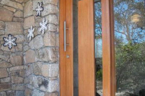 Snowy Mountains Townhouse - Whitsundays Accommodation 3