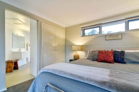 Lakeview Luxury Retreat - Whitsundays Accommodation 7