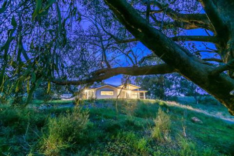 Lakeview Luxury Retreat - Whitsundays Accommodation 4