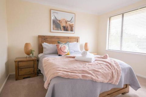 42 Rosemary Lane Â· Central Orange Spacious Family Home Quiet Lane - Whitsundays Accommodation 0