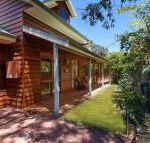 Semaphore Beach House - Whitsundays Accommodation