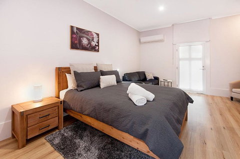 Little Hopwood Apartments No2 - Whitsundays Accommodation 3