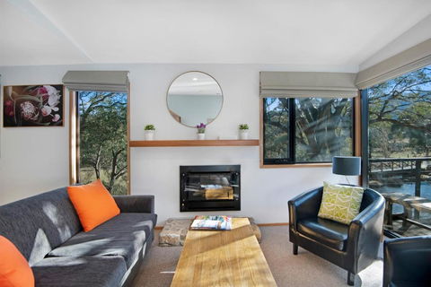 Faraya Chalet - Whitsundays Accommodation 2