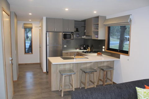 Faraya Chalet - Whitsundays Accommodation 3