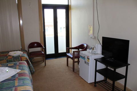 Royal Hotel Orange - Whitsundays Accommodation 2