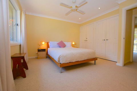 Rocky Mountain Cottage - Whitsundays Accommodation 6