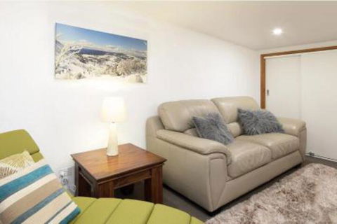 Ski Fall - Whitsundays Accommodation 4