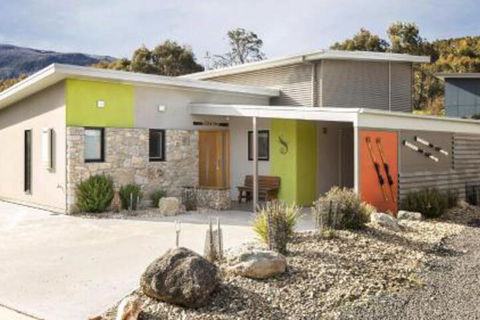 Ski Fall - Whitsundays Accommodation 7