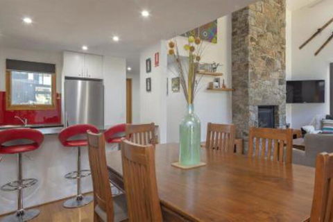 Ski Fall - Whitsundays Accommodation 3