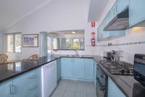 Snowman 8 - Whitsundays Accommodation 7