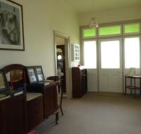 Claremont Farmhouse - Whitsundays Accommodation