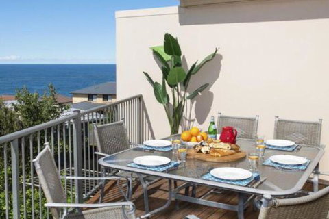Seaview On Boanyo Ocean Views & Close To Beach - Whitsundays Accommodation 0