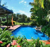 Illalangi views pool walk to beach - Whitsundays Accommodation
