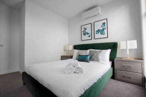 Taste Of Art! Stunning Townhouse Stayatmoonee Ponds - Whitsundays Accommodation 4