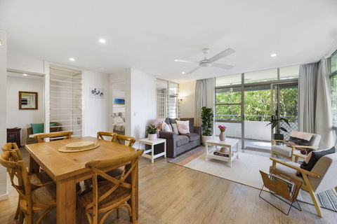 Noosa Heads Beach Getaway Unit 3 Yaringa 29 Noosa Drive - Whitsundays Accommodation 3