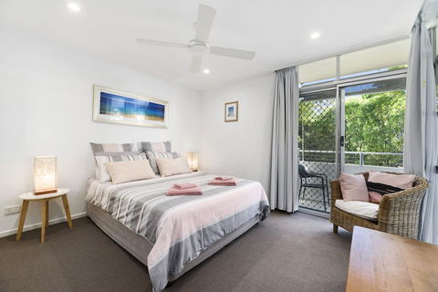 Noosa Heads Beach Getaway Unit 3 Yaringa 29 Noosa Drive - Whitsundays Accommodation 4