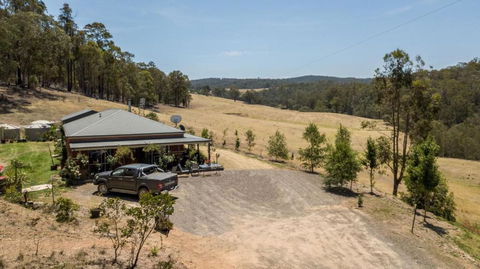 Mt Taylor Country Retreat 15 Minutes To Bairnsdale - Whitsundays Accommodation 5