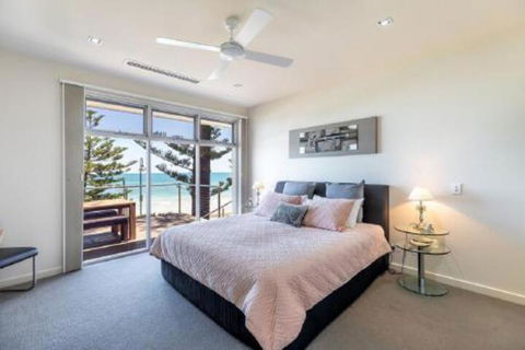 ULTIMA At The Bay Glenelg Absolute Beachfront - Whitsundays Accommodation 6