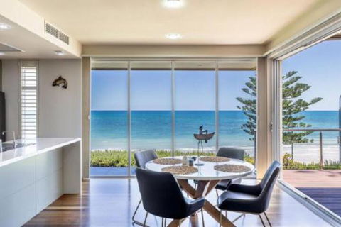 ULTIMA At The Bay Glenelg Absolute Beachfront - Whitsundays Accommodation 0