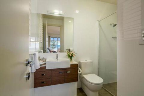 ULTIMA At The Bay Glenelg Absolute Beachfront - Whitsundays Accommodation 2