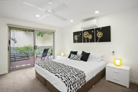 Stunning Apartment With Views Of Laguna Bay Unit 2 Taralla 16 Edgar Bennett Ave - Whitsundays Accommodation 6