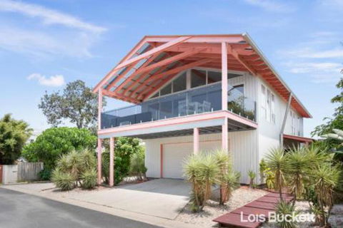 Foot Prints - Whitsundays Accommodation 0