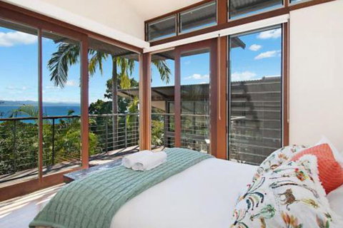 Above The Pass - Whitsundays Accommodation 5